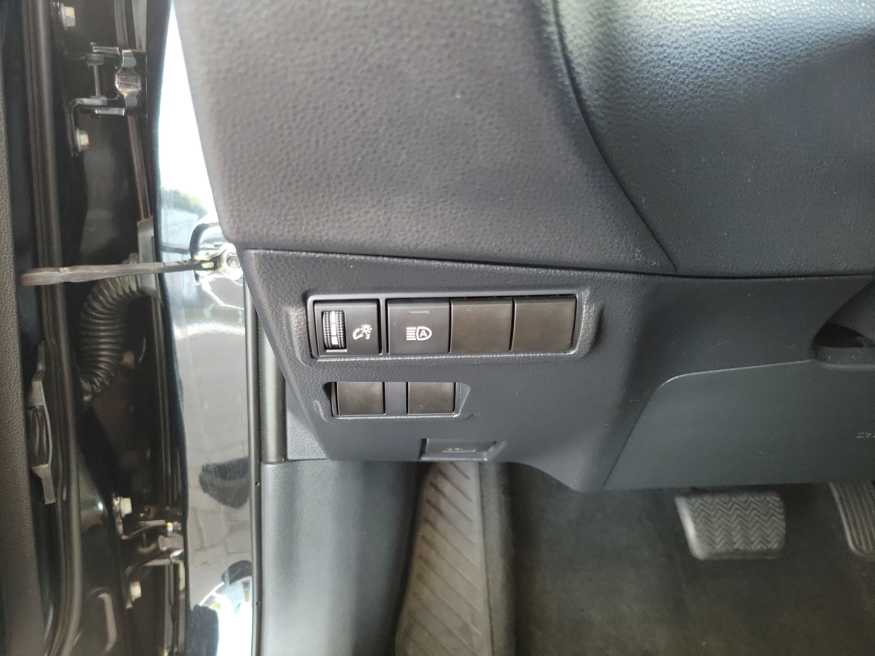 Used 2022 Toyota Corolla Cross LE FWD image 12