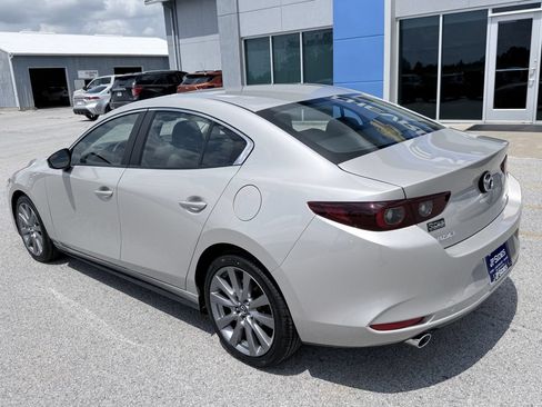 Used 2024 MAZDA MAZDA3 s FWD image 5