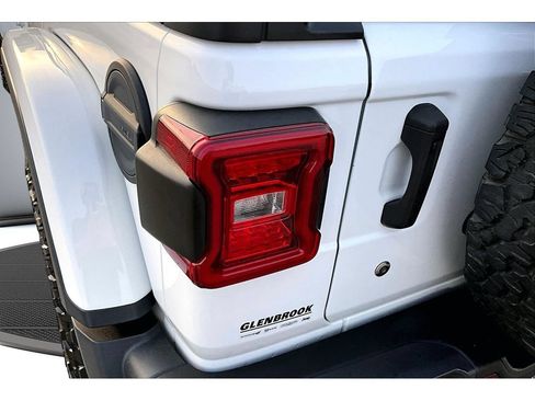 Used 2018 Jeep Wrangler Unlimited Rubicon AWD/4WD image 37