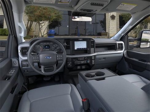 New 2026 Ford F550 4x4 Crew Cab image 9