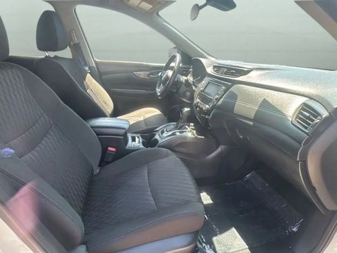 Used 2020 Nissan Rogue SV FWD image 26