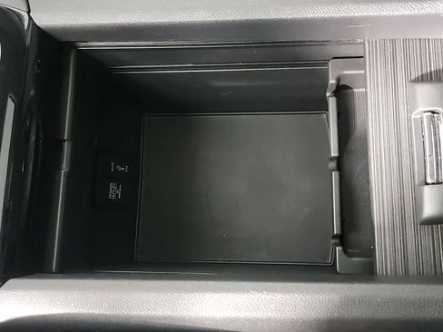 Used 2016 Honda Pilot Touring image 37
