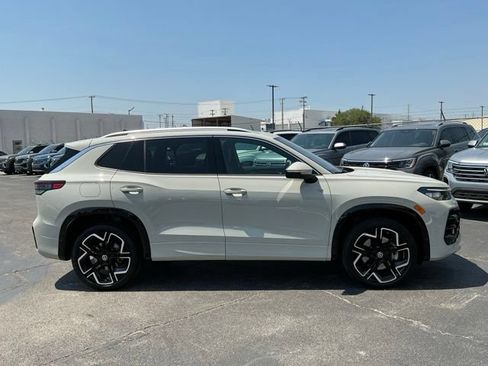 Certified 2026 Volkswagen Tiguan SEL R-Line AWD/4WD image 2
