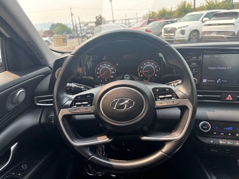 Used 2021 Hyundai Elantra SEL w/ Convenience Package FWD image 22
