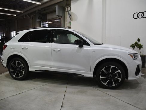 Certified 2025 Audi Q3 2.0T Premium Plus w/ Premium Plus Package image 33