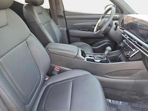 Used 2025 Hyundai Santa Cruz SEL FWD image 10