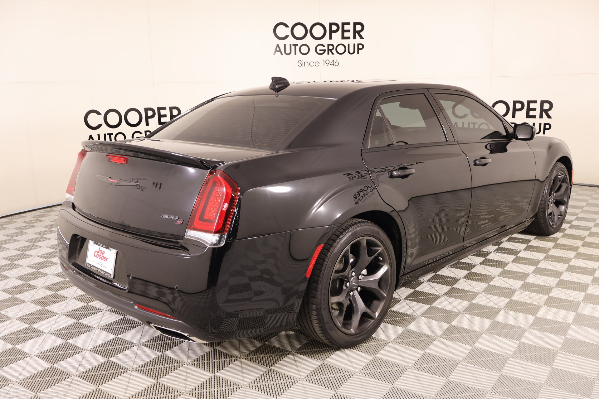 Used 2023 Chrysler 300 S w/ Comfort Group RWD image 22