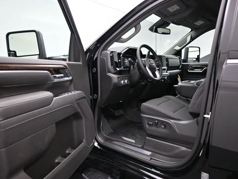 New 2026 GMC Sierra 3500 SLE w/ SLE Value Package image 11