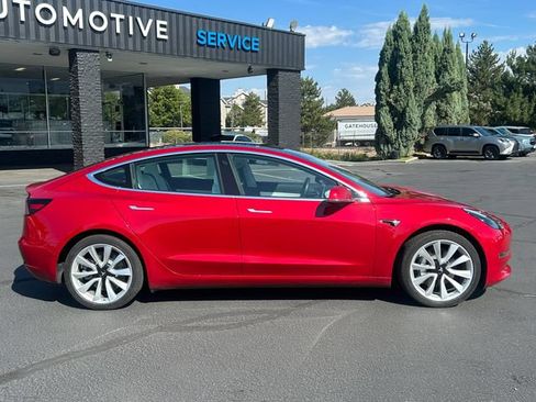 Used 2019 Tesla Model 3 AWD/4WD image 2
