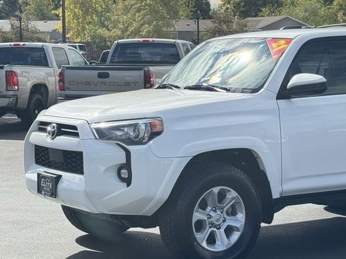 Used 2021 Toyota 4Runner SR5 image 10