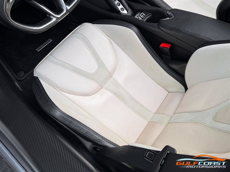 Used 2024 McLaren 750S Spider RWD image 25