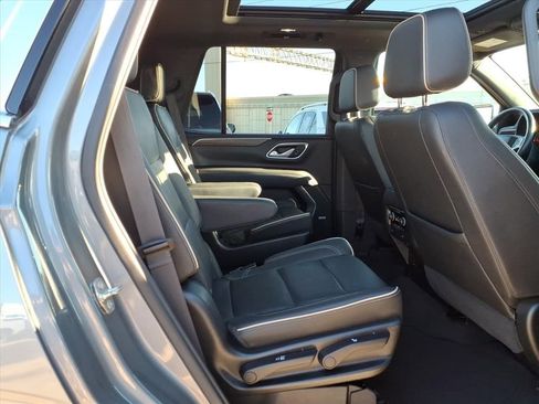 Used 2021 Chevrolet Tahoe Premier w/ Premium Package image 15