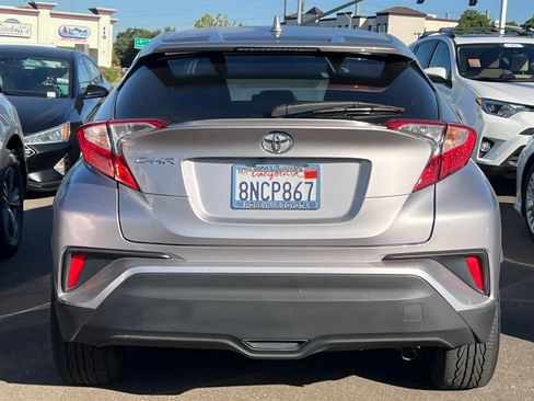 Used 2019 Toyota C-HR LE FWD image 5