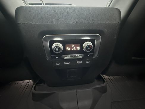 Used 2023 GMC Yukon Denali Ultimate image 36
