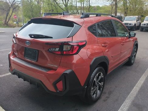 Used 2025 Subaru Crosstrek 2.0i Premium image 8