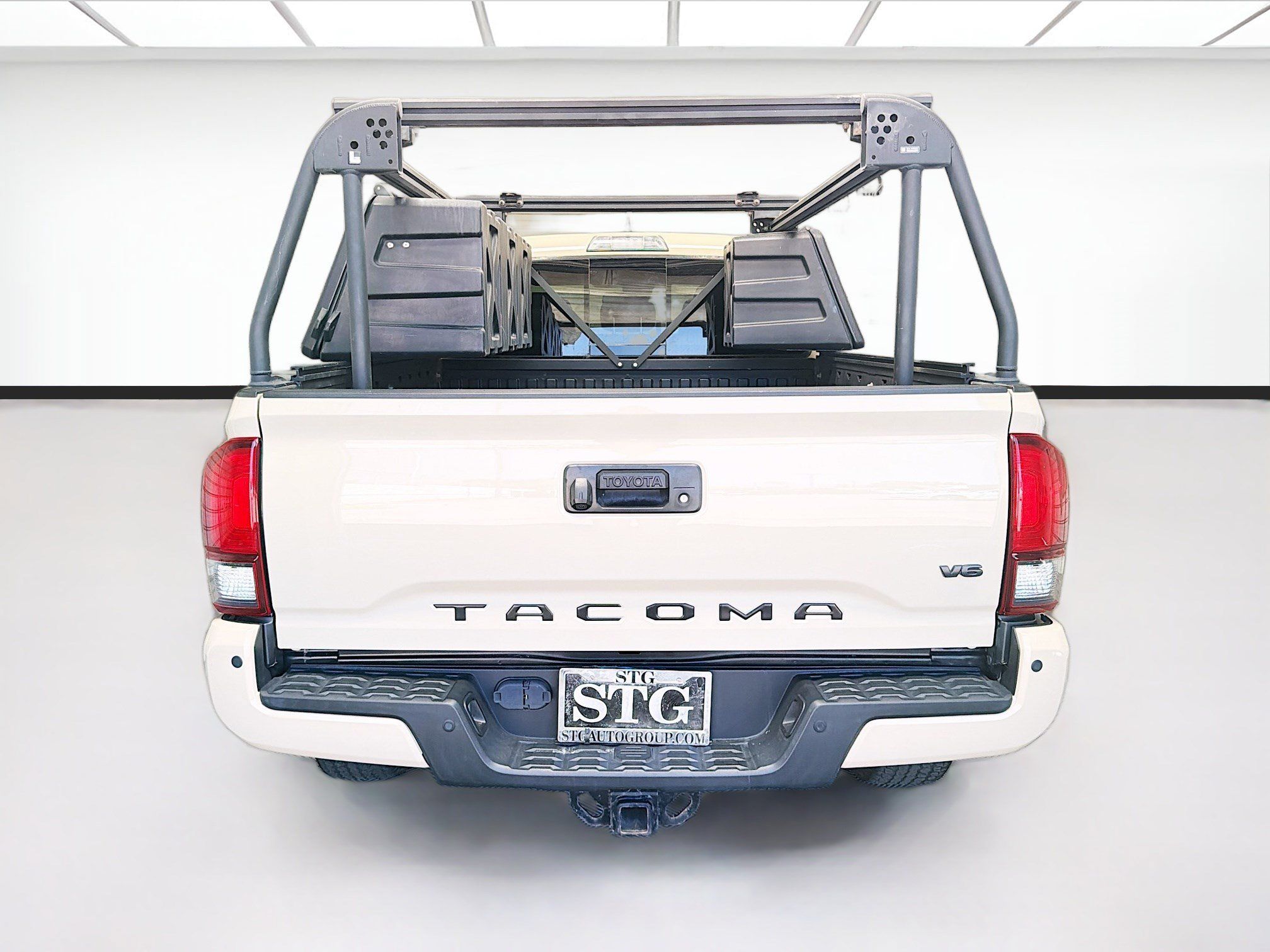 Used 2019 Toyota Tacoma TRD Off-Road w/ Technology Package AWD/4WD image 5