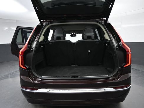 Used 2025 Volvo XC90 B5 Ultra AWD/4WD image 19