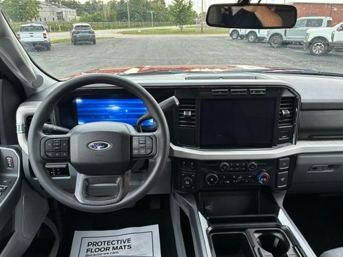 Used 2024 Ford F250 XLT w/ XLT Premium Package AWD/4WD image 18