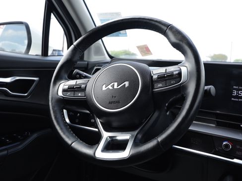 Used 2023 Kia Sportage EX AWD/4WD image 7