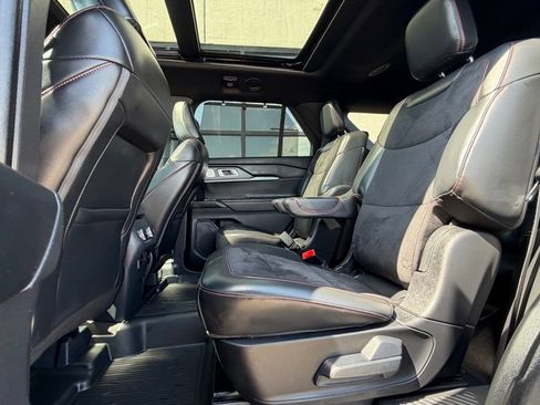 Used 2025 Ford Explorer ST AWD/4WD image 22