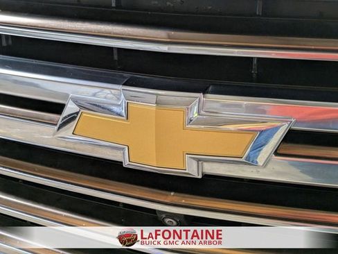 Certified 2022 Chevrolet Suburban High Country image 9