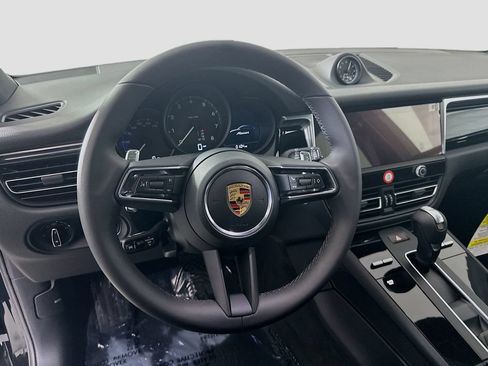 Certified 2026 Porsche Macan AWD/4WD image 12