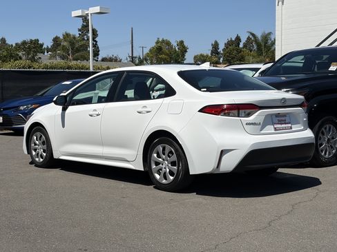 Certified 2024 Toyota Corolla LE FWD image 5