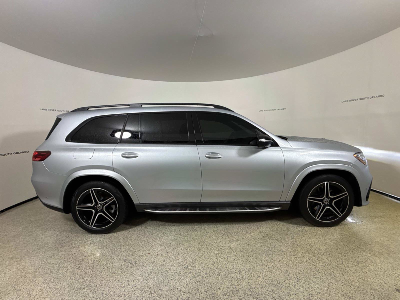 Used 2024 Mercedes-Benz GLS 450 4MATIC image 6