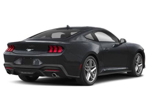 Used 2025 Ford Mustang Coupe RWD image 2