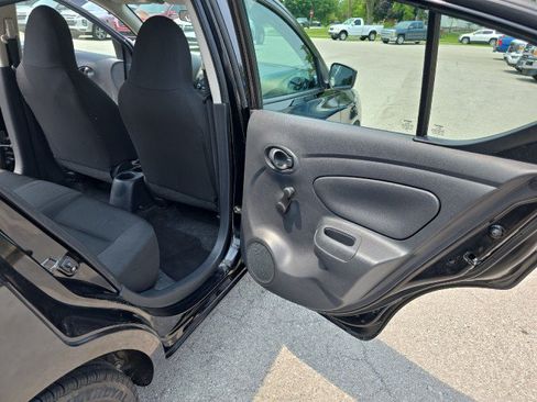 Used 2016 Nissan Versa S FWD image 24