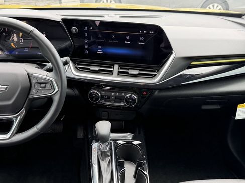 Used 2025 Chevrolet Trax ACTIV FWD image 14