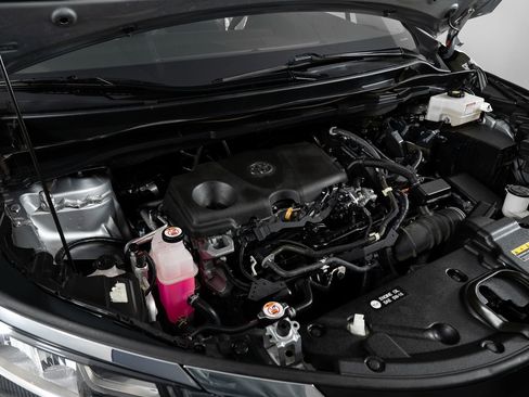 Used 2022 Toyota Sienna LE image 42