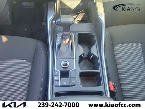 Used 2024 Kia Sorento LX FWD image 19