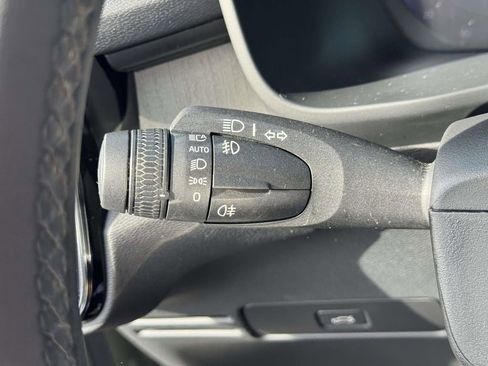 Used 2023 Volvo XC40 B5 Plus w/ Climate Package image 21