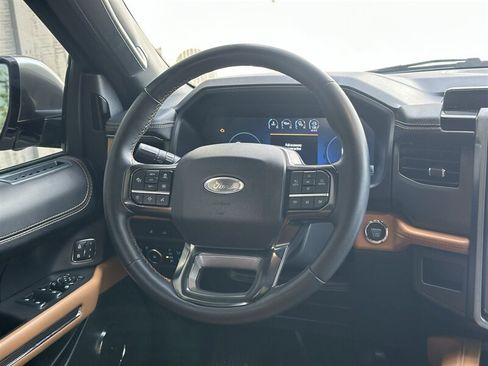 Used 2024 Ford Expedition Platinum AWD/4WD image 41