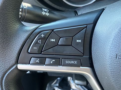 Used 2022 Nissan Versa S image 22