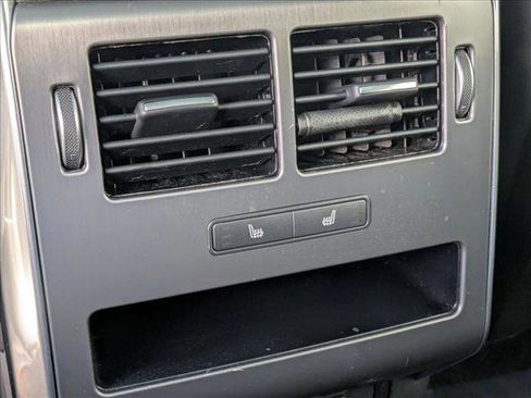 Used 2020 Land Rover Range Rover Sport SE image 18