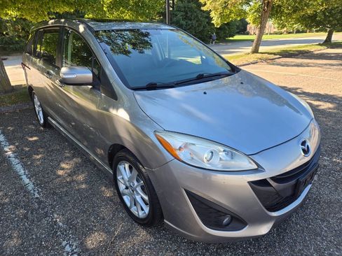 Used 2014 MAZDA MAZDA5 Grand Touring FWD image 14