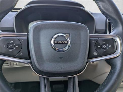 Used 2019 Volvo XC40 T5 Momentum AWD/4WD image 14