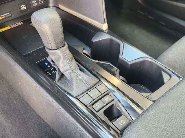 Used 2025 Toyota Camry LE FWD image 18