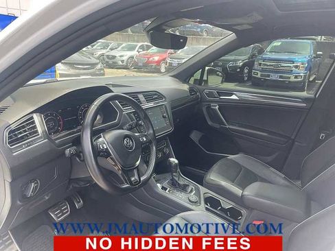 Used 2018 Volkswagen Tiguan SEL Premium w/ R-Line Package AWD/4WD image 2