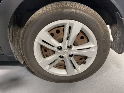 Used 2018 Nissan Kicks S FWD image 12