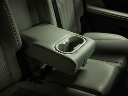 Used 2025 Hyundai Santa Fe SEL AWD/4WD image 14