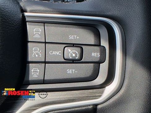 Used 2023 Jeep Wagoneer Series III w/ Preferred Equipment Group AWD/4WD image 13