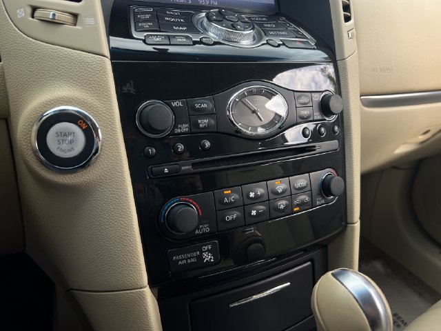 Used 2015 INFINITI QX70 2WD w/ Premium Package image 23