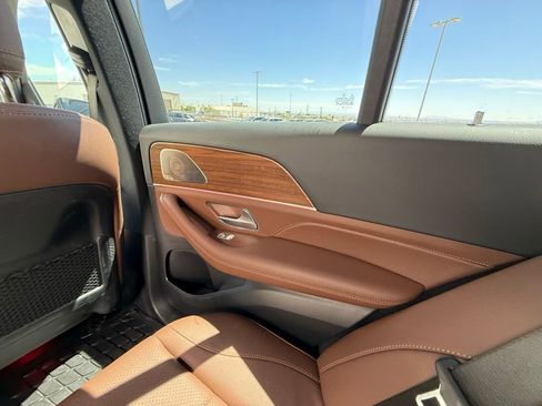 Used 2025 Mercedes-Benz GLE 450 4MATIC image 18