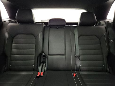 Certified 2025 Volkswagen Atlas Cross Sport SEL image 32