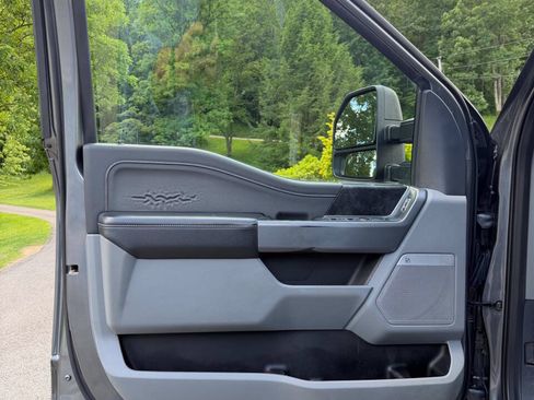 Used 2023 Ford F250 XLT w/ XLT Premium Package AWD/4WD image 33