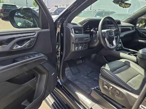 Used 2023 GMC Yukon XL Denali w/ Denali Reserve Package AWD/4WD image 24