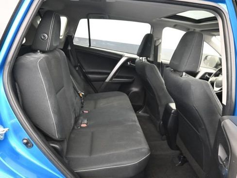 Used 2016 Toyota RAV4 XLE AWD/4WD image 6